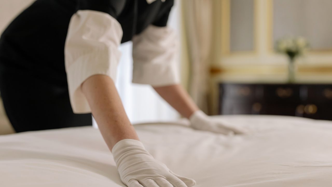 How to Check for Bed Bugs in a Hotel Room
