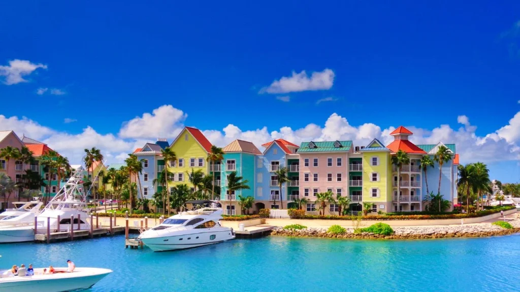 colorful houses in nassau bahamas