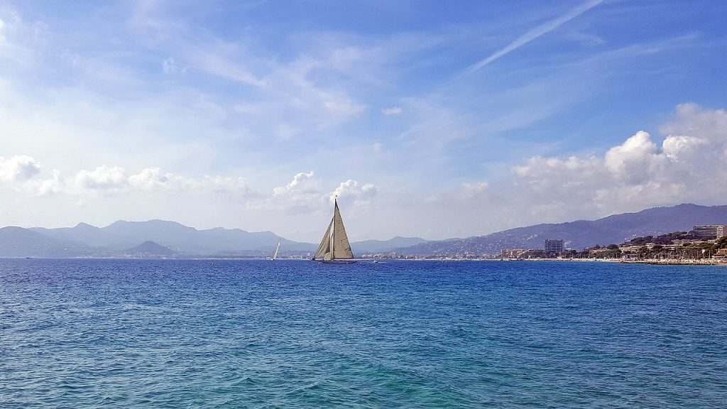 Culture, Cuisine, Cathedrals and More: Enjoy A Day Stay in Cannes - sea 2169263 1280
